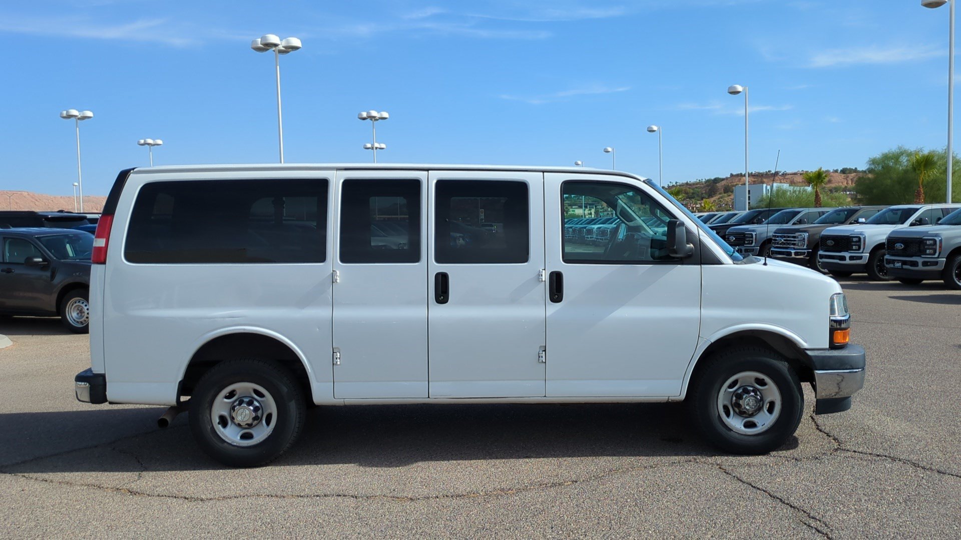 Used 2019 Chevrolet Express 2500 LT w/ LT Preferred Equipment Group RWD image 2