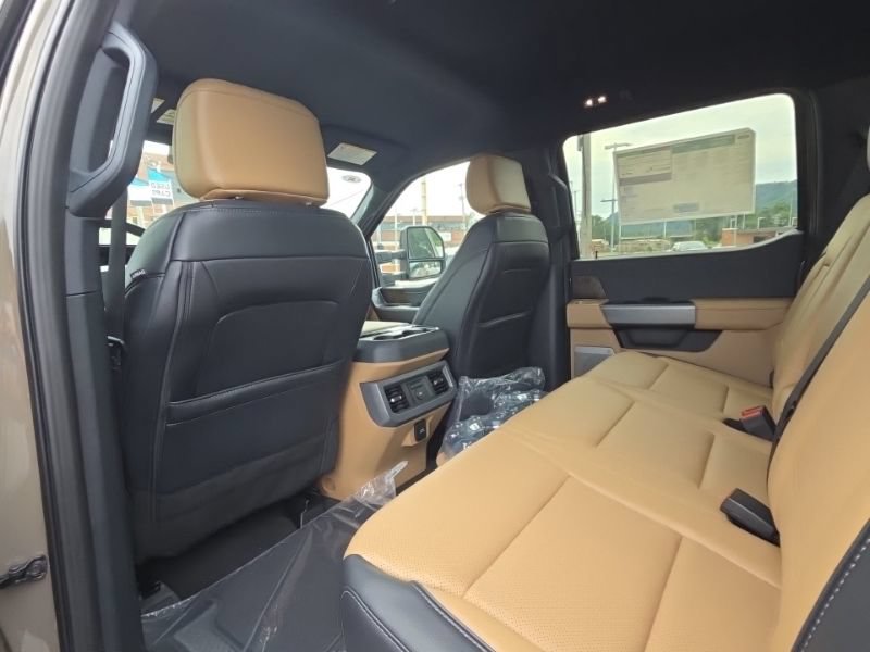 New 2026 Ford F450 Lariat w/ FX4 Off-Road Package AWD/4WD image 23