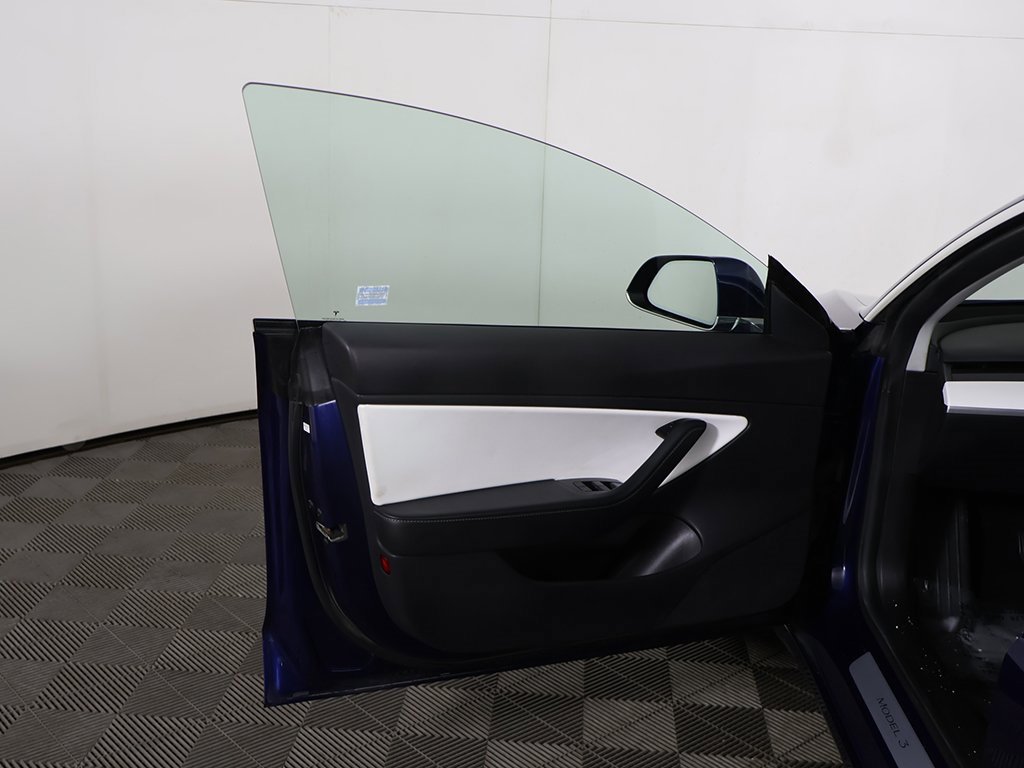 Used 2019 Tesla Model 3 Standard Range Plus image 22