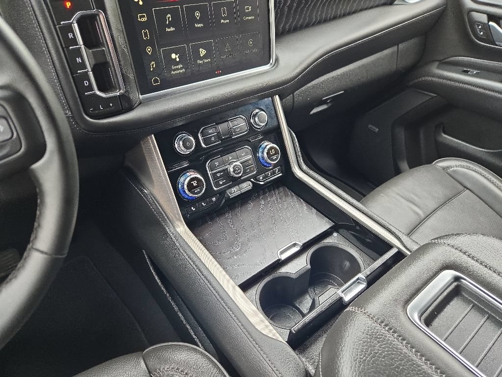 Used 2024 GMC Yukon Denali AWD/4WD image 24