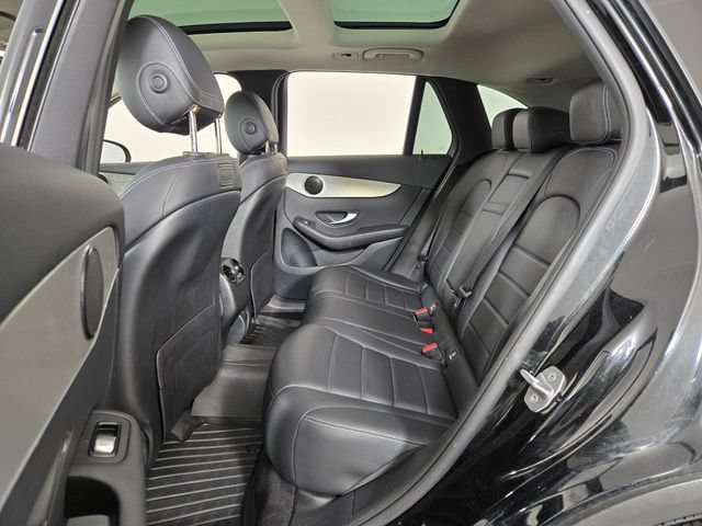 Used 2019 Mercedes-Benz GLC 300 4MATIC image 18