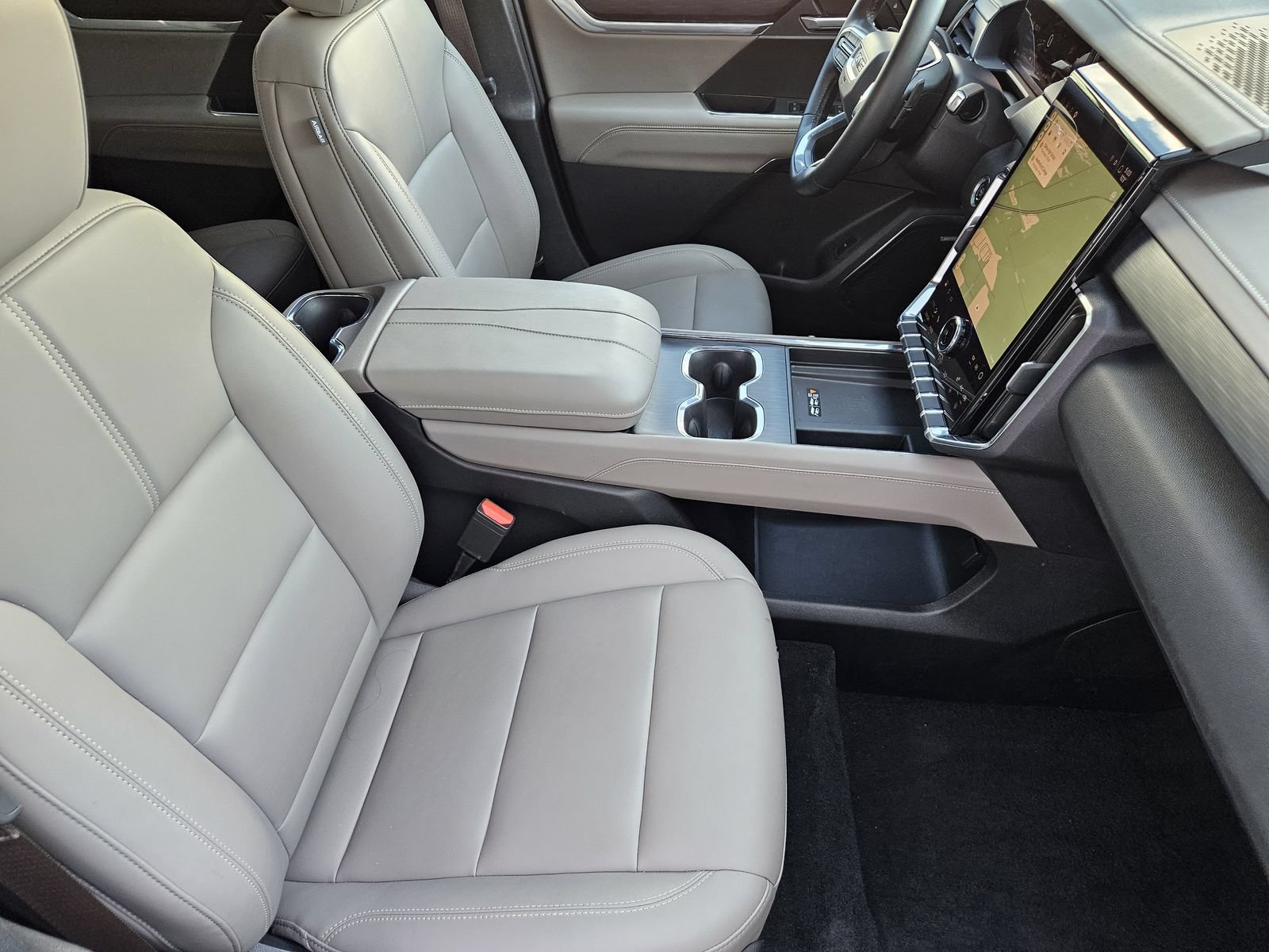 Certified 2026 GMC Acadia Elevation w/ Elevation Premium Package FWD image 16
