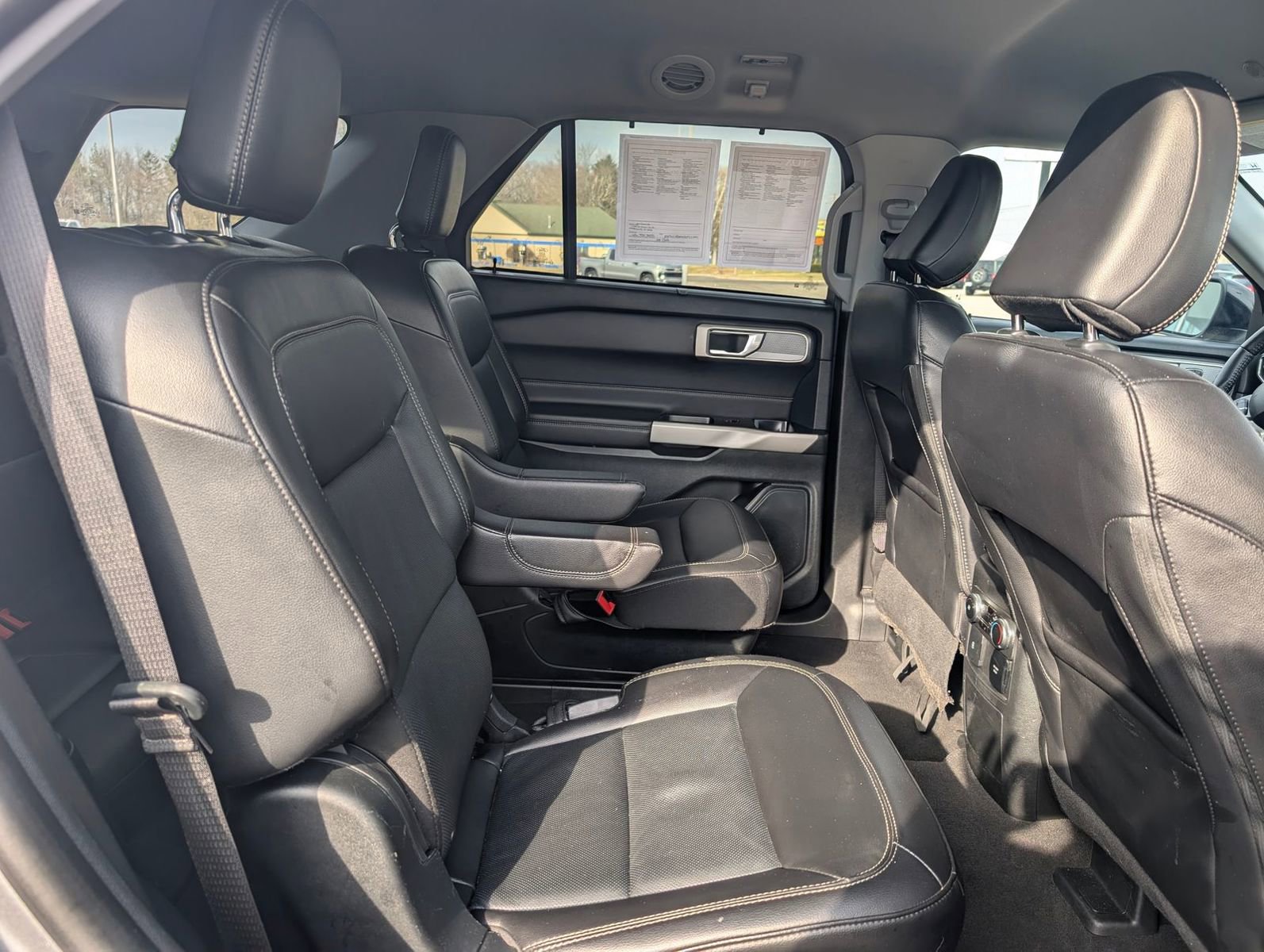 Used 2023 Ford Explorer Limited w/ Equipment Group 301A AWD/4WD image 36