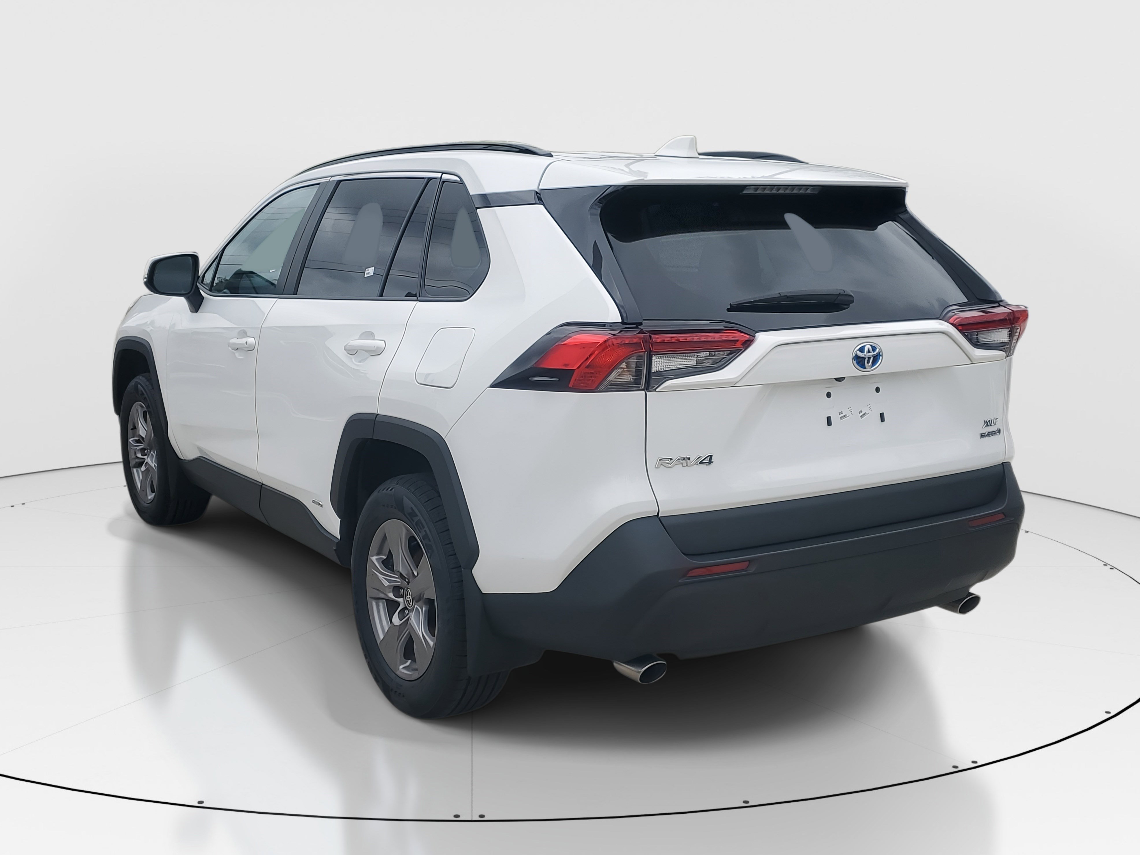 Used 2024 Toyota RAV4 XLE image 6