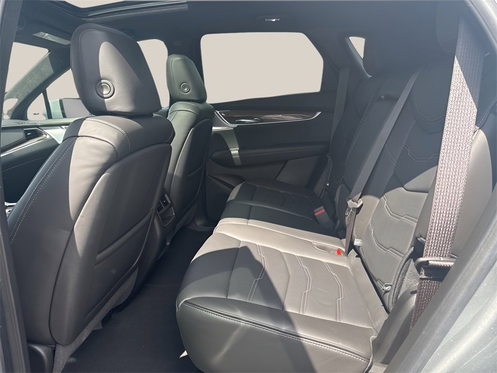Certified 2024 Cadillac XT5 Premium Luxury w/ Platinum Package image 16