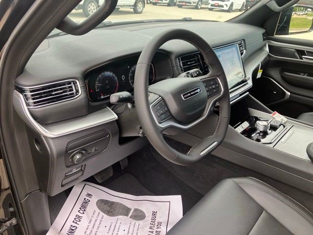 New 2026 Jeep Grand Wagoneer Limited w/ Convenience Group I AWD/4WD image 13