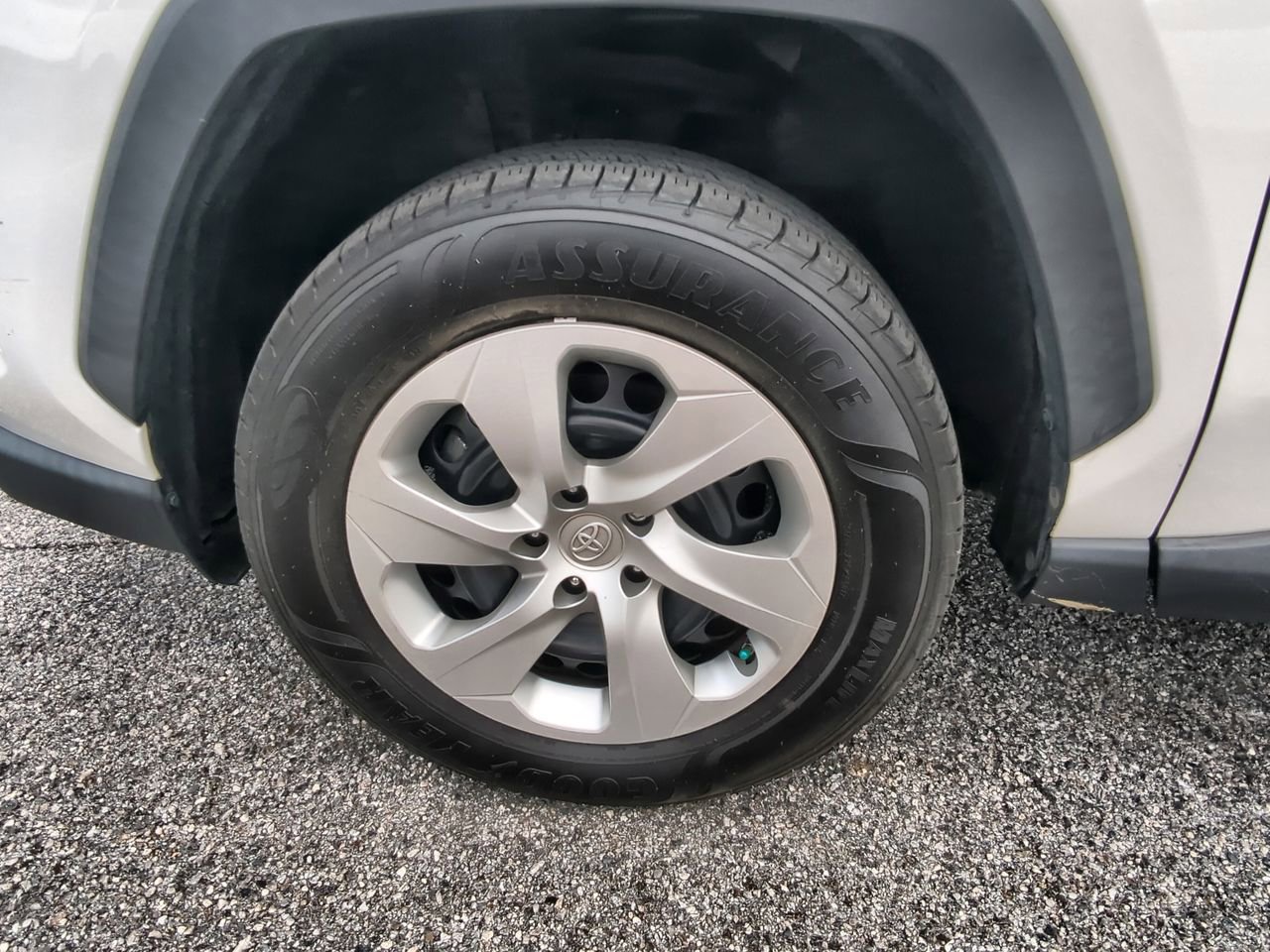 Used 2019 Toyota RAV4 LE image 29