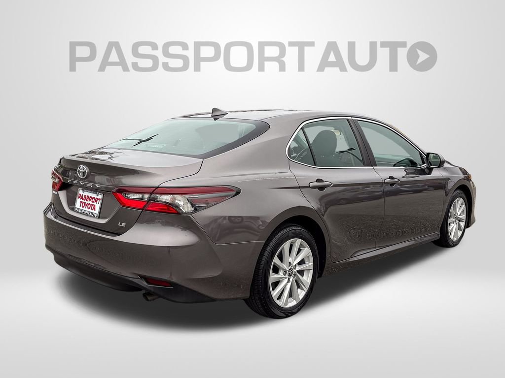 Used 2022 Toyota Camry LE image 7