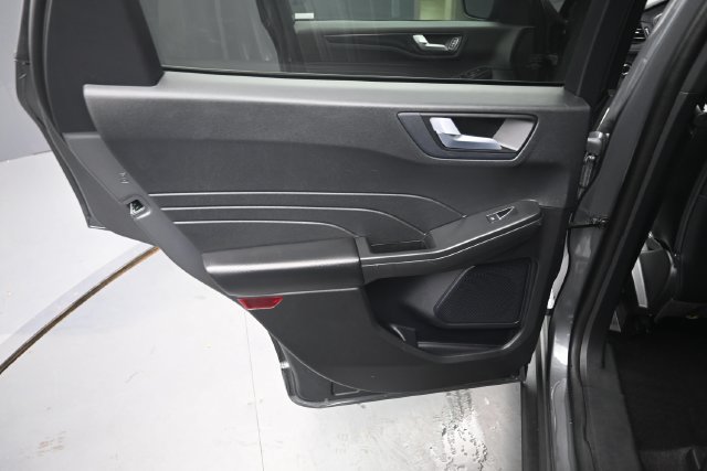 Used 2023 Ford Escape ST-Line AWD/4WD image 14