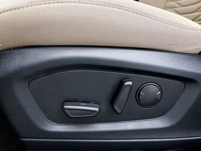 Used 2021 Ford Explorer XLT image 19