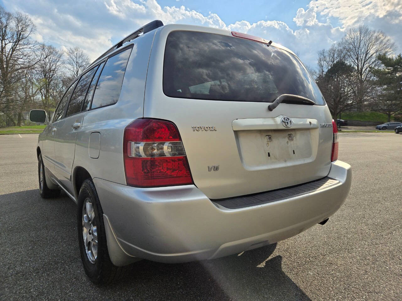 Used 2005 Toyota Highlander 2WD V6 w/ 3rd Row image 7
