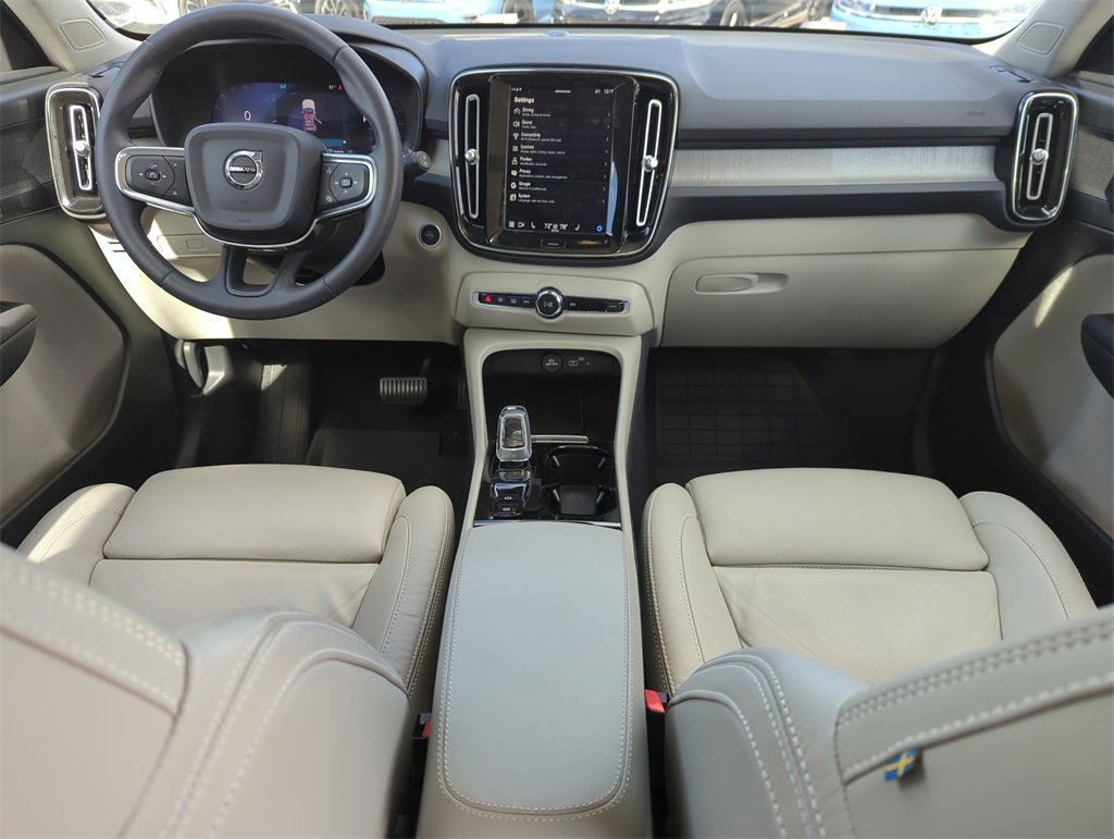 Used 2023 Volvo XC40 B4 Plus w/ Driver Assist Package image 23