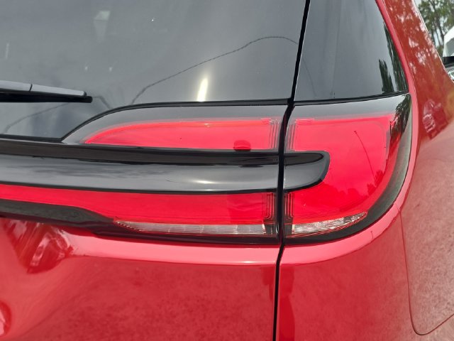 New 2027 Chrysler Pacifica Select FWD image 8