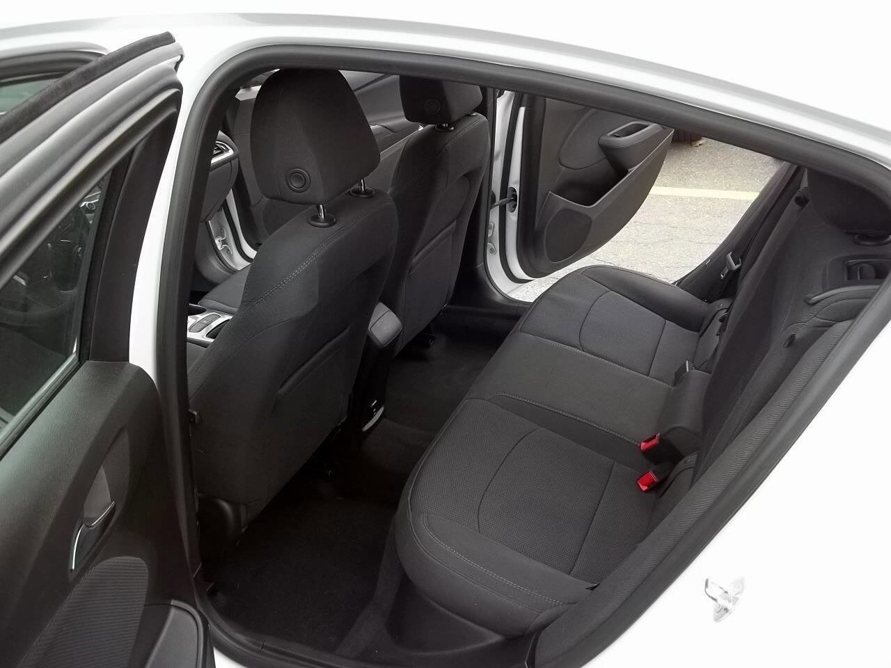 Used 2017 Chevrolet Cruze LT w/ Convenience Package image 8