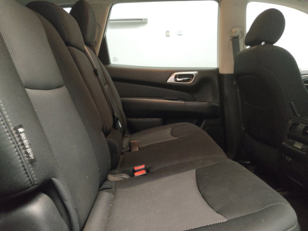 Used 2019 Nissan Pathfinder SV FWD image 19