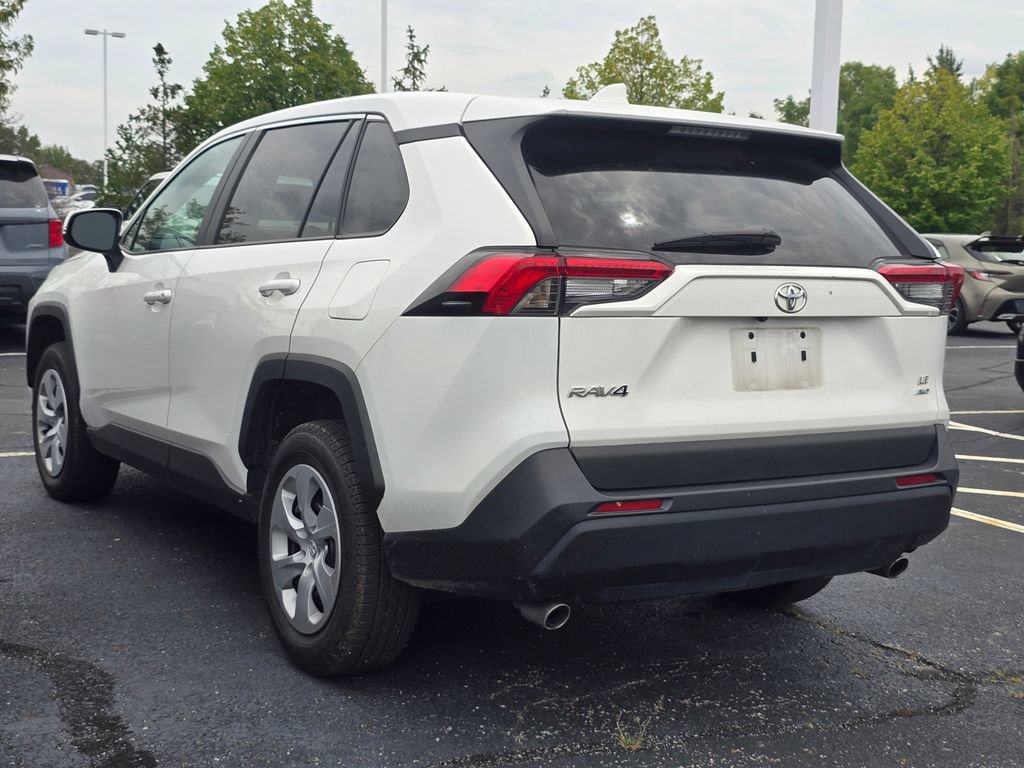 Used 2024 Toyota RAV4 LE AWD/4WD image 6