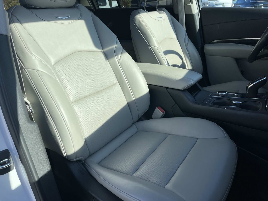 Certified 2023 Cadillac XT4 Premium Luxury w/ Enhanced Visibility Package FWD image 29