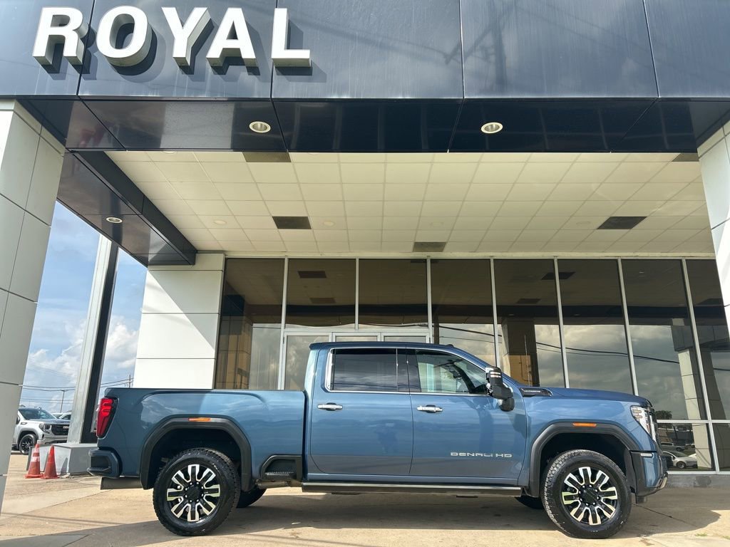 Used 2024 GMC Sierra 2500 Denali Ultimate image 1