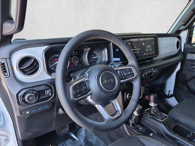 Used 2024 Jeep Wrangler Unlimited Sahara AWD/4WD image 10
