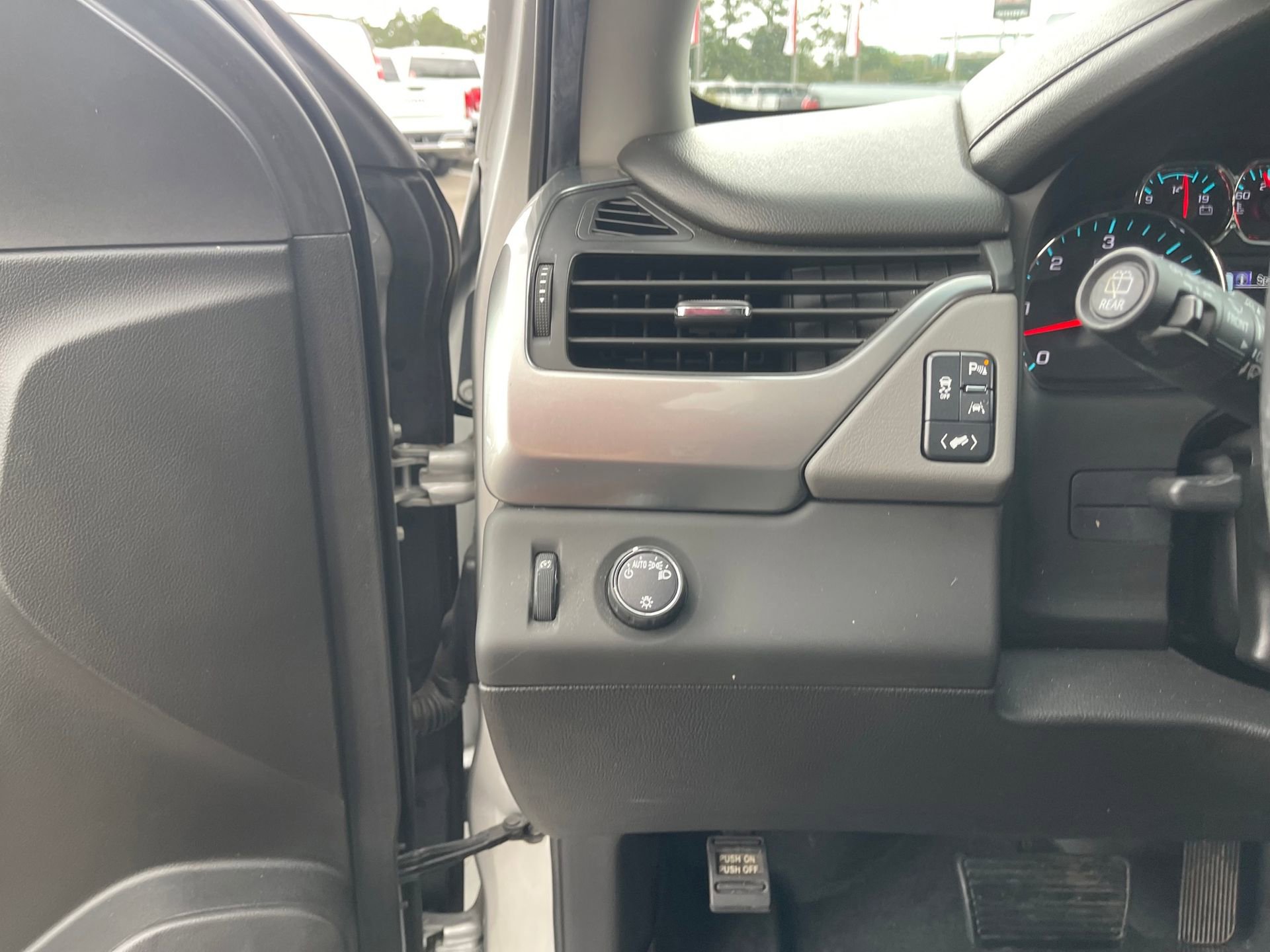 Used 2019 Chevrolet Tahoe LT image 20