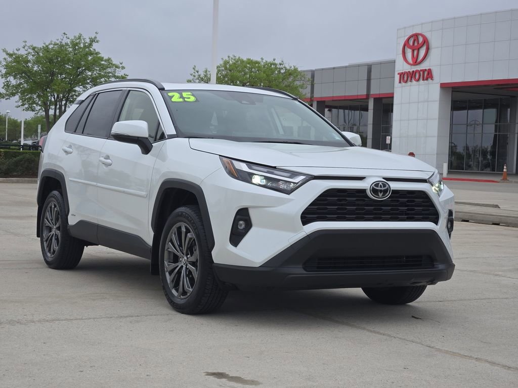 Used 2025 Toyota RAV4 XLE Premium image 3
