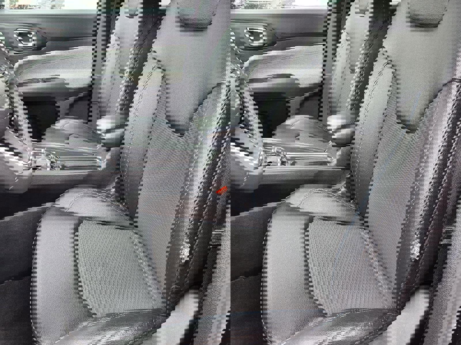 Used 2024 Jeep Compass Latitude image 3