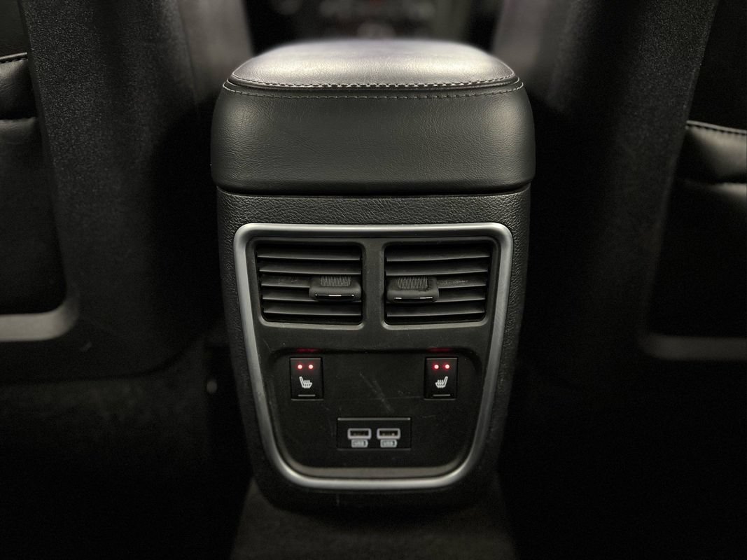 Used 2018 Dodge Charger R/T Scat Pack w/ Dynamics Package RWD image 39
