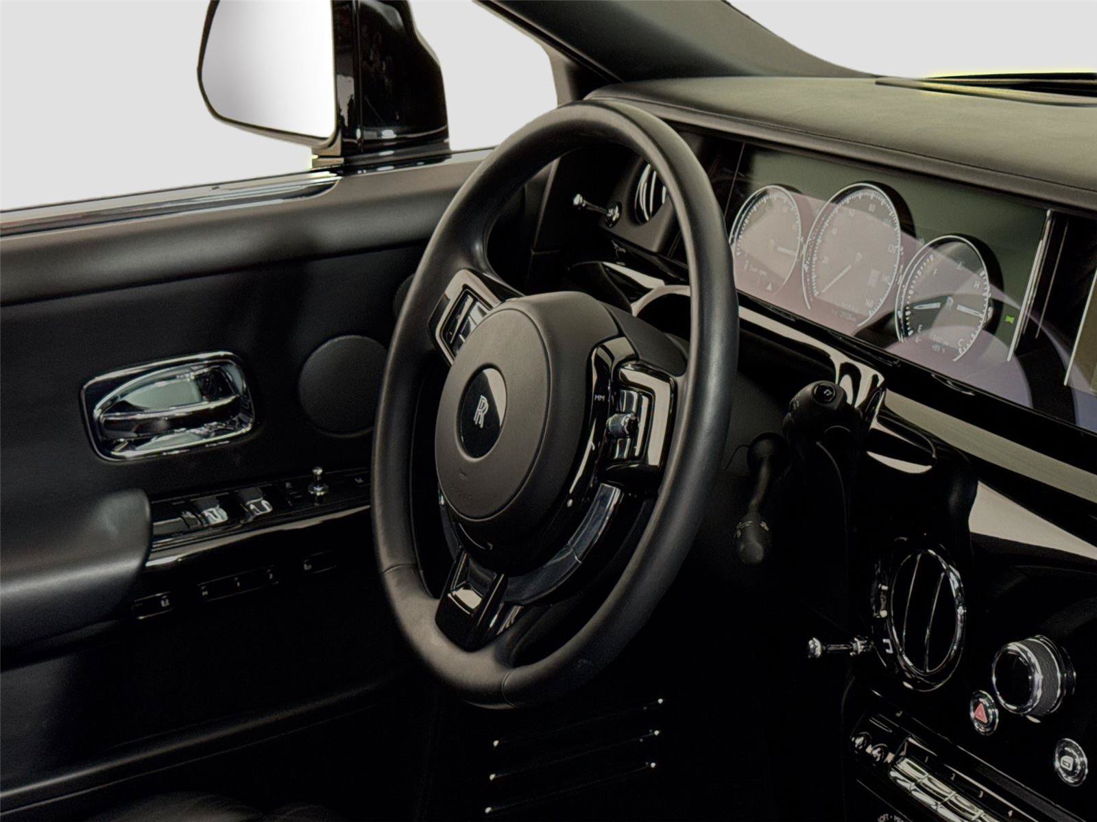 Used 2019 Rolls-Royce Phantom Sedan RWD image 37