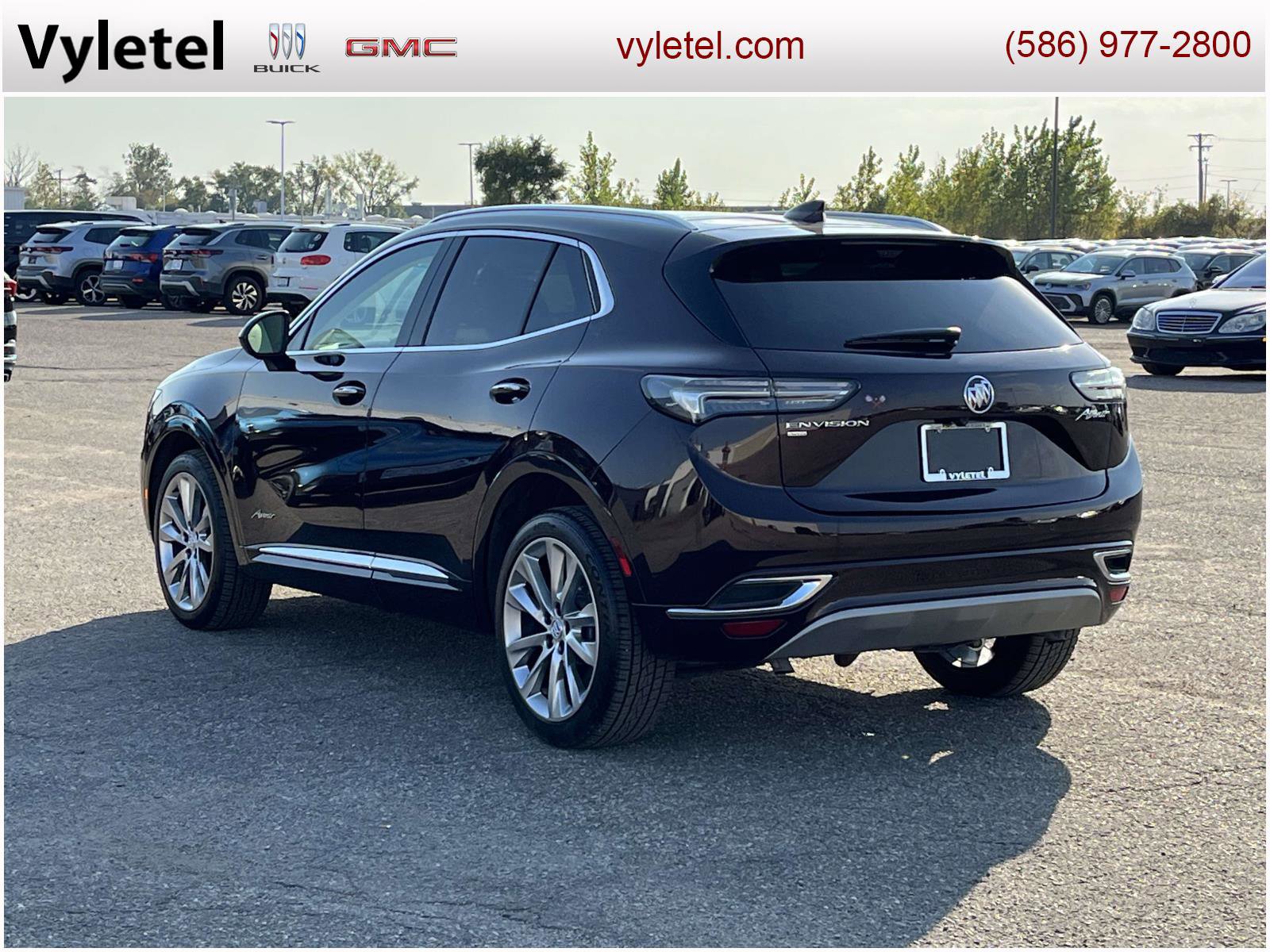 Certified 2023 Buick Envision Avenir image 4
