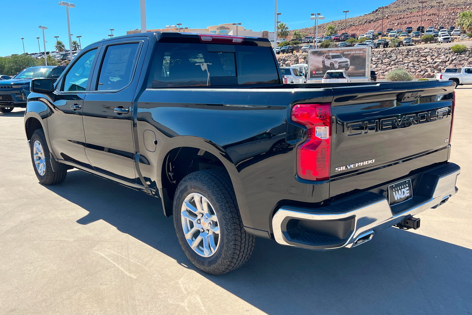 New 2026 Chevrolet Silverado 1500 LT w/ Z71 Off-Road Package AWD/4WD image 3