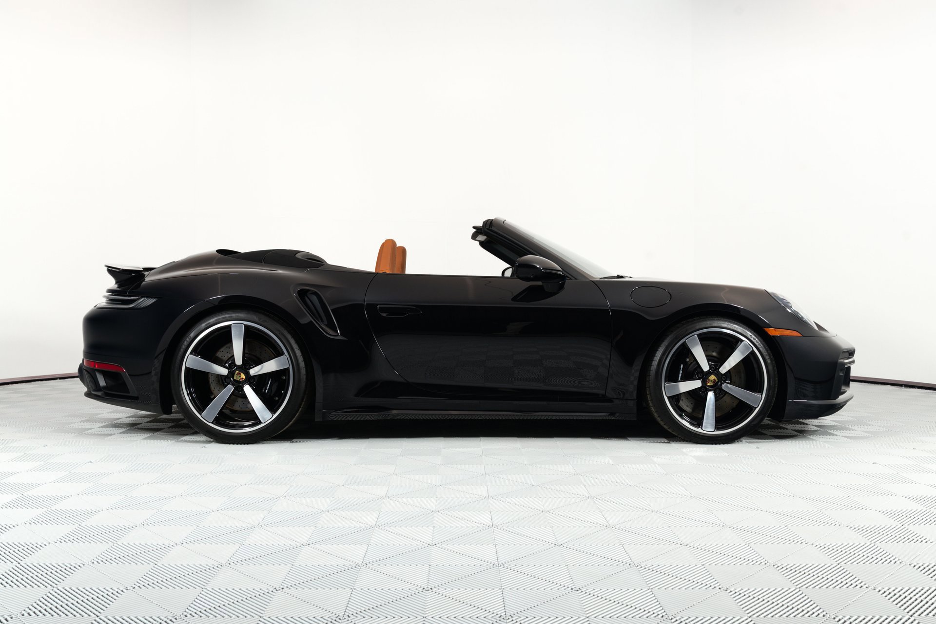 Used 2024 Porsche 911 Turbo image 8