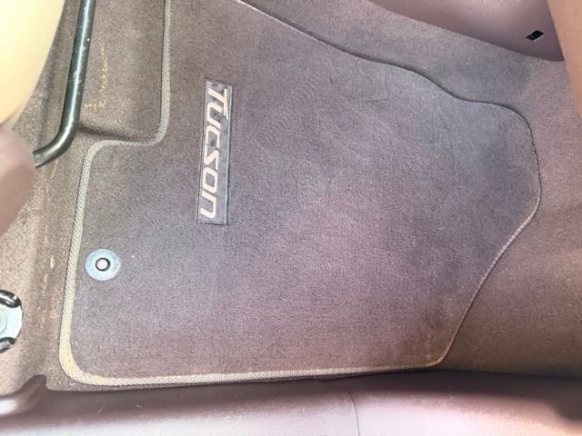 Used 2011 Hyundai Tucson Limited image 33