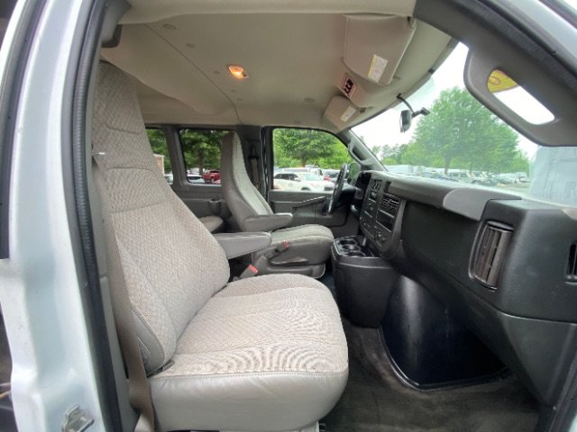 Used 2018 Chevrolet Express 3500 LT w/ LT Preferred Equipment Group RWD image 14