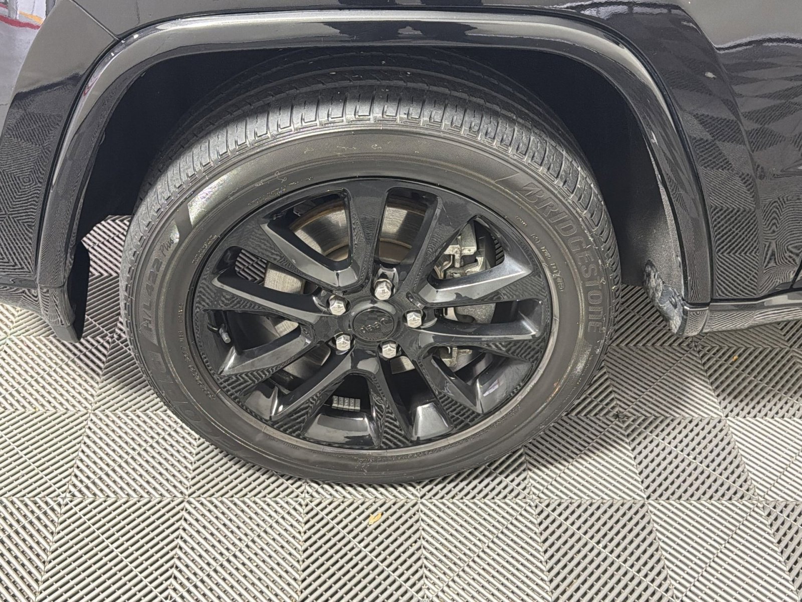 Used 2022 Jeep Grand Cherokee Laredo X image 12