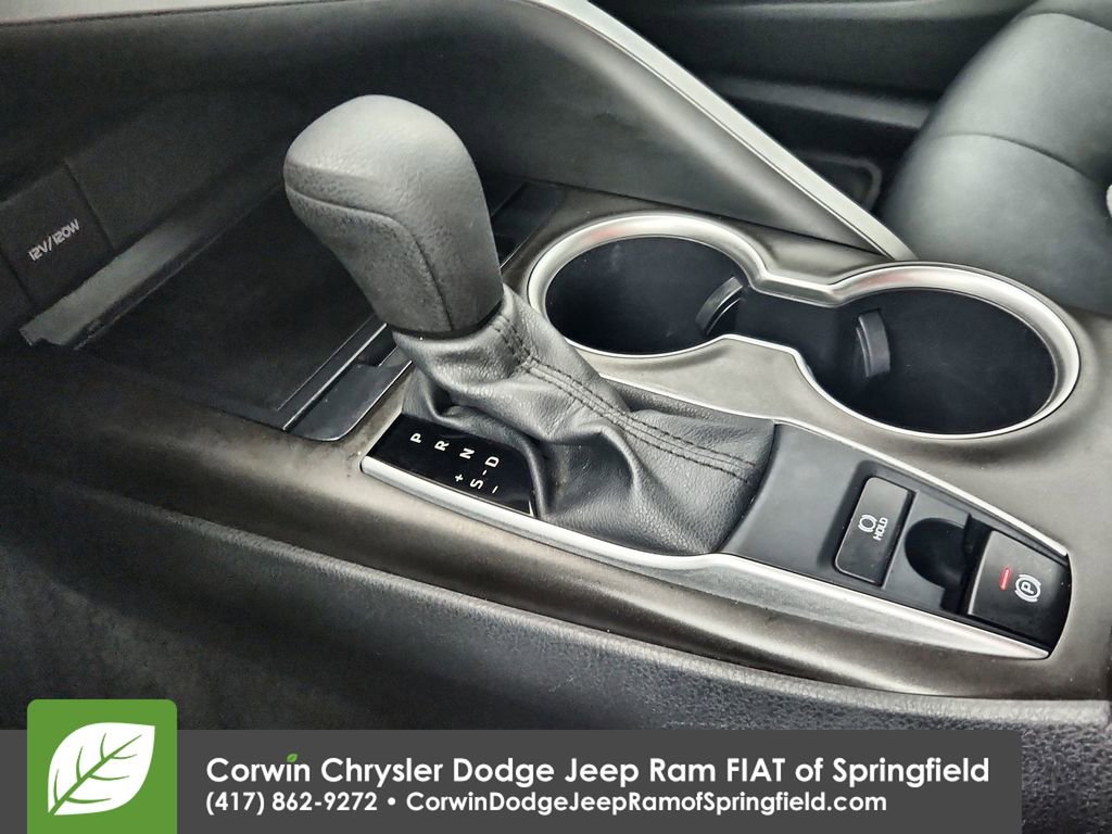 Used 2021 Toyota Camry LE image 28