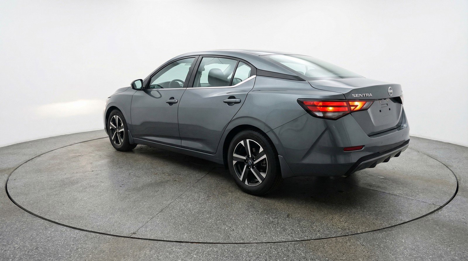 Used 2025 Nissan Sentra SV image 6