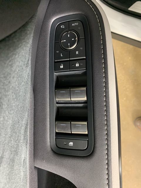 Used 2026 Lexus TX 500h AWD w/ Technology Package image 19