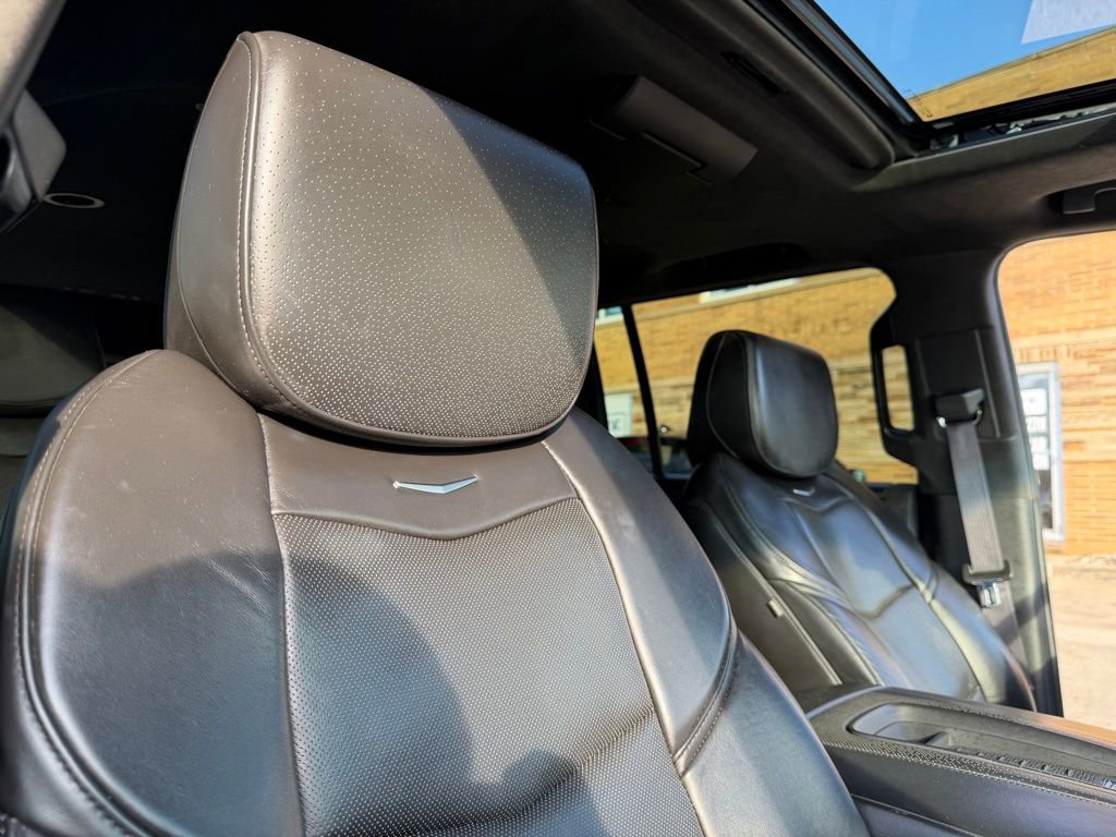 Used 2016 Cadillac Escalade ESV Platinum image 29