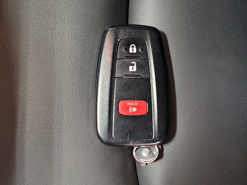 Used 2022 Toyota Prius XLE FWD image 32