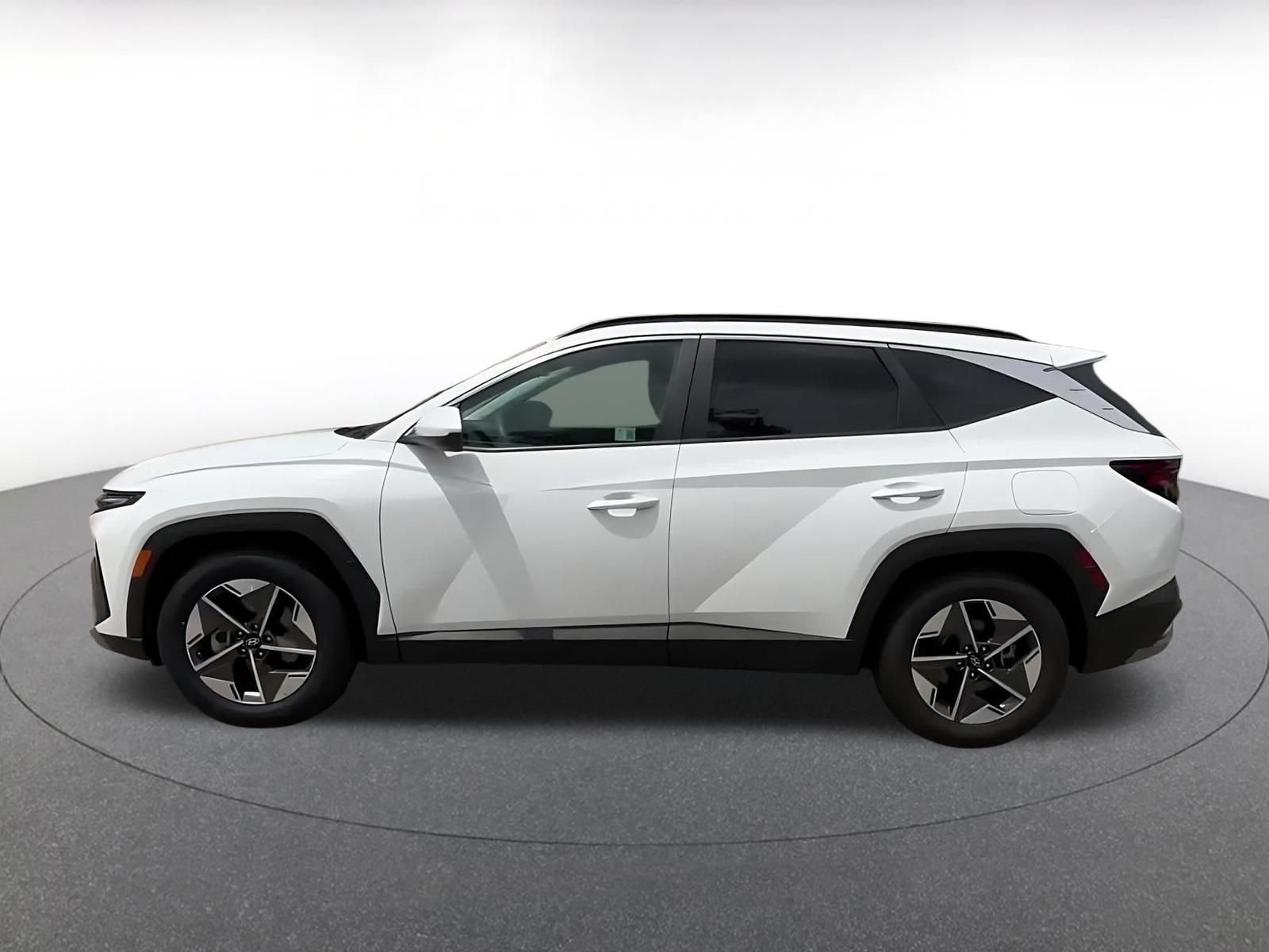 Used 2025 Hyundai Tucson SEL FWD image 9