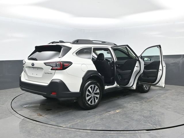 Used 2025 Subaru Outback Premium image 25