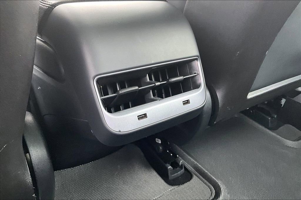 Used 2020 Tesla Model 3 Performance image 30