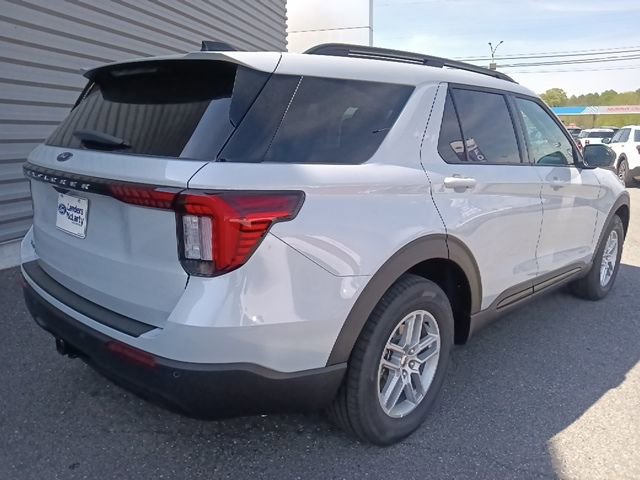 New 2026 Ford Explorer Active RWD image 3