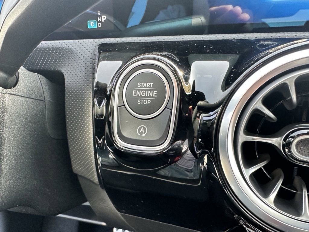 New 2025 Mercedes-Benz CLA 35 AMG 4MATIC image 24