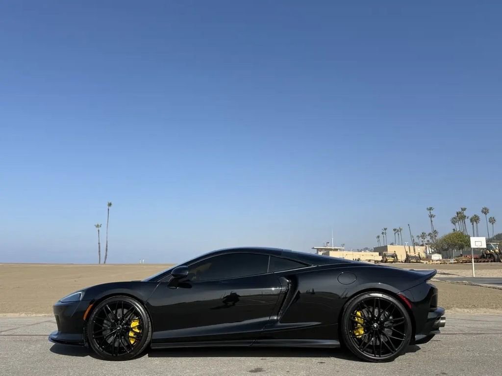 Used 2022 McLaren GT image 4