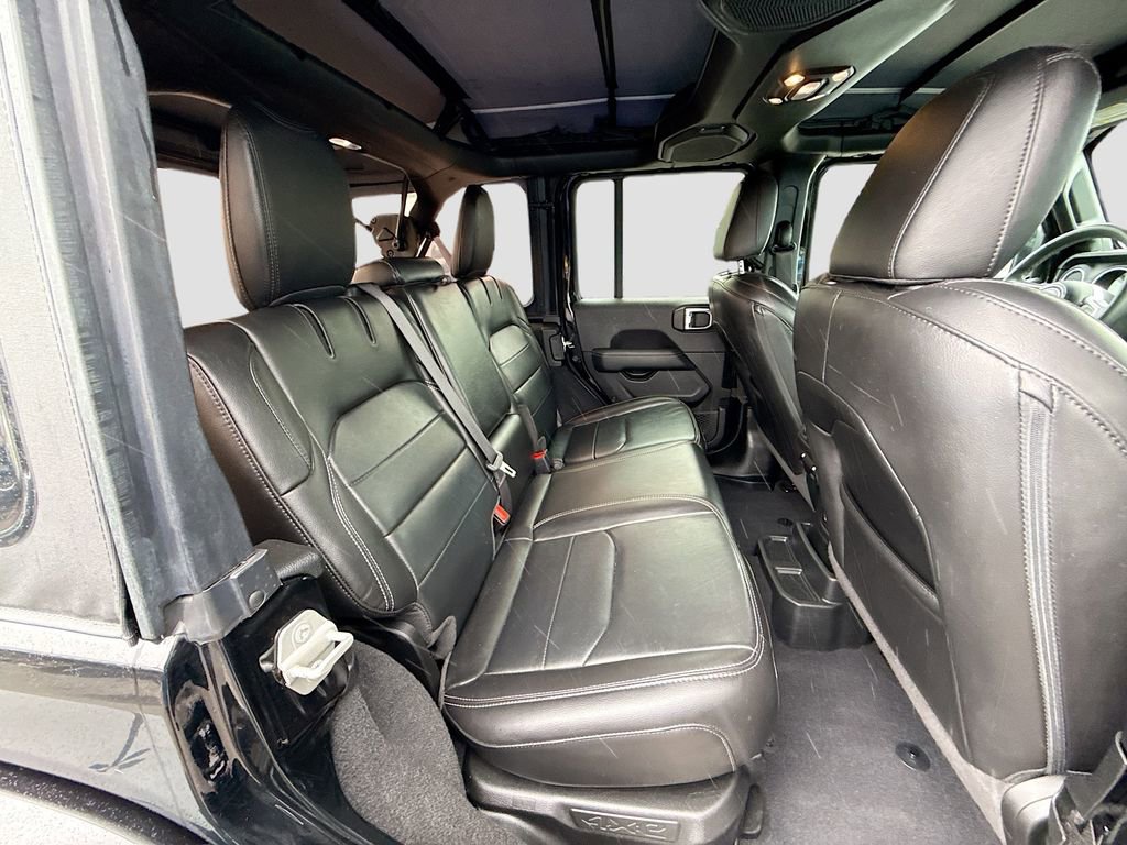 Used 2023 Jeep Wrangler Unlimited Sahara AWD/4WD image 32