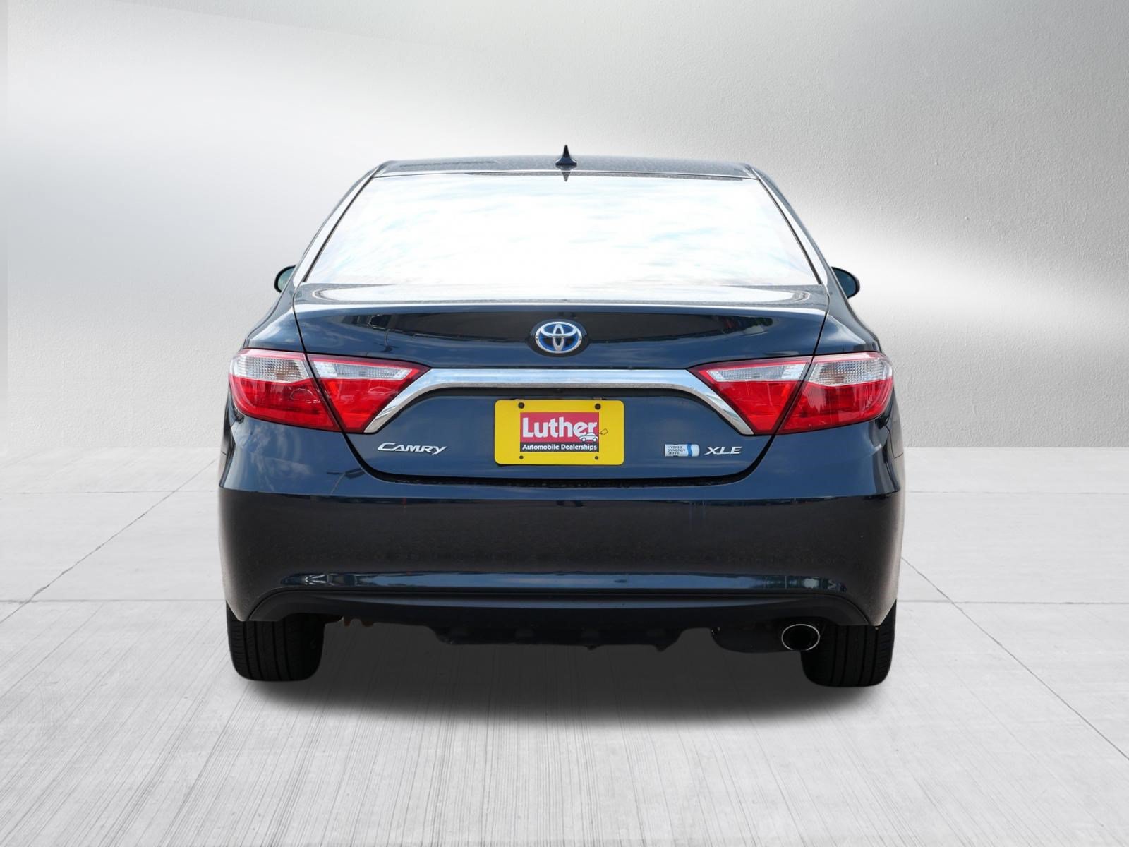 Used 2016 Toyota Camry XLE w/ Moonroof Package FWD image 6