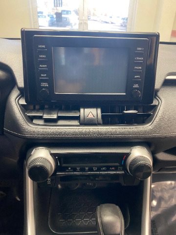 Used 2019 Toyota RAV4 LE image 22