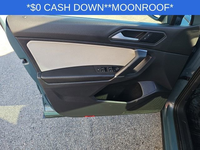 Used 2020 Volkswagen Tiguan SE w/ Panoramic Sunroof Package image 29