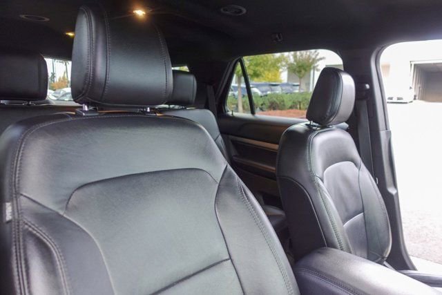 Used 2018 Ford Explorer XLT w/ Equipment Group 202A image 15